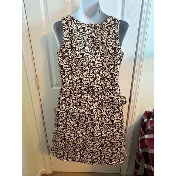 DBY LTD.  Brown and Cream Floral  Sleeveless V-Neck Knee Length Dress. size 12 - Picture 11 of 11
